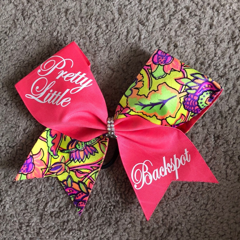 Cheerleading bow